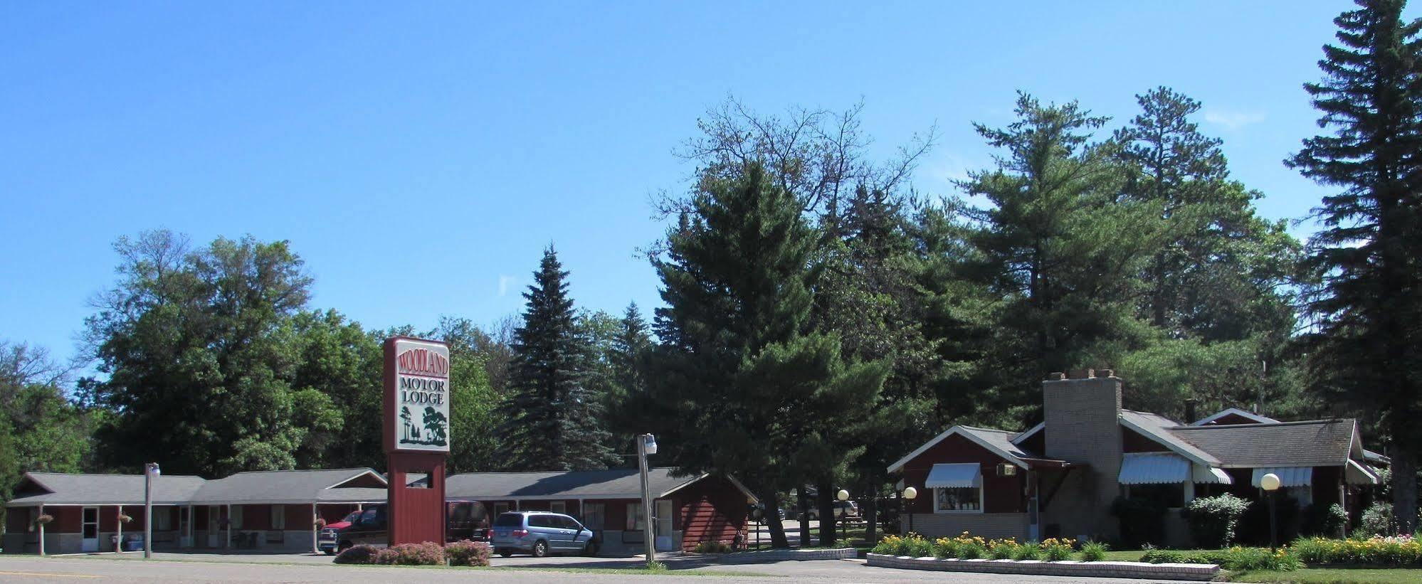 Woodland Motor Lodge Grayling Exterior photo