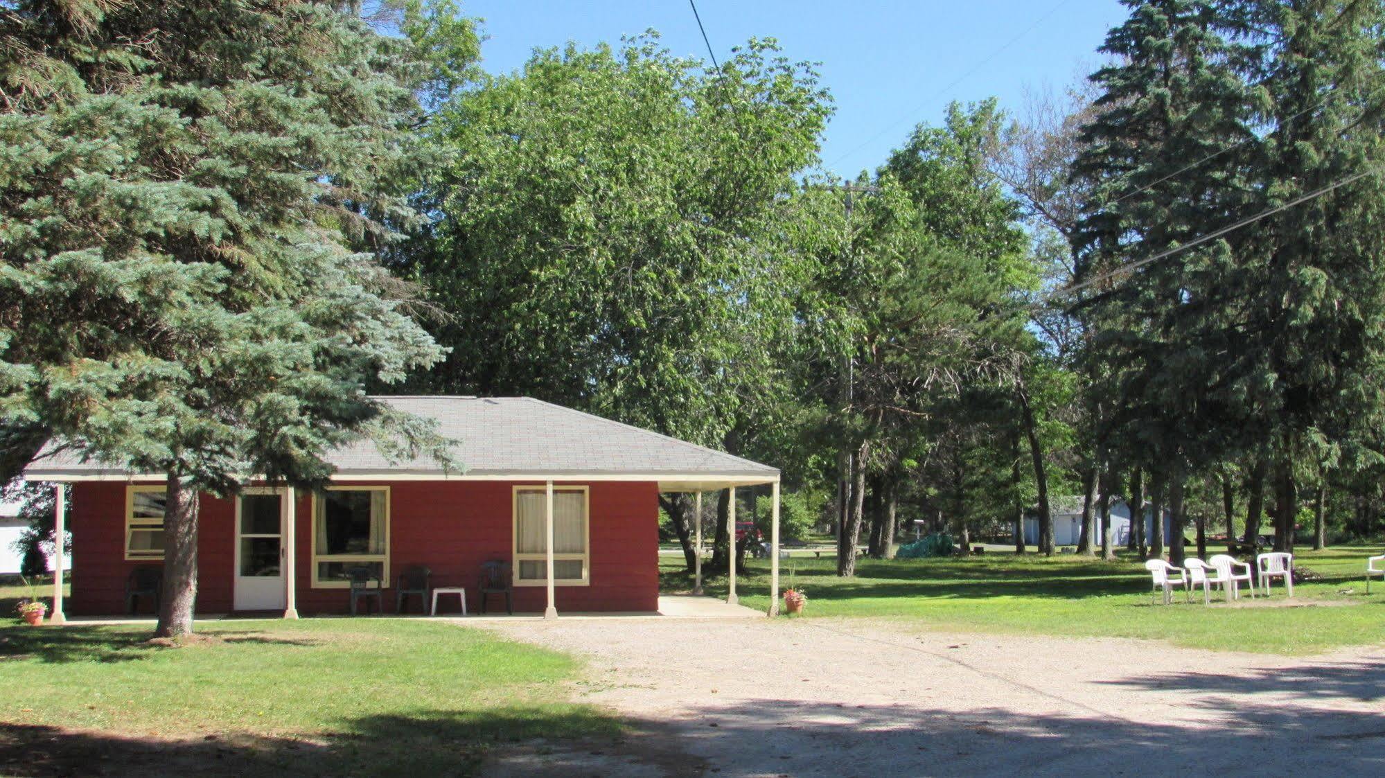 Woodland Motor Lodge Grayling Exterior photo